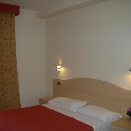 Hotel La Tartaruga Roseto Degli Abruzzi Exterior foto