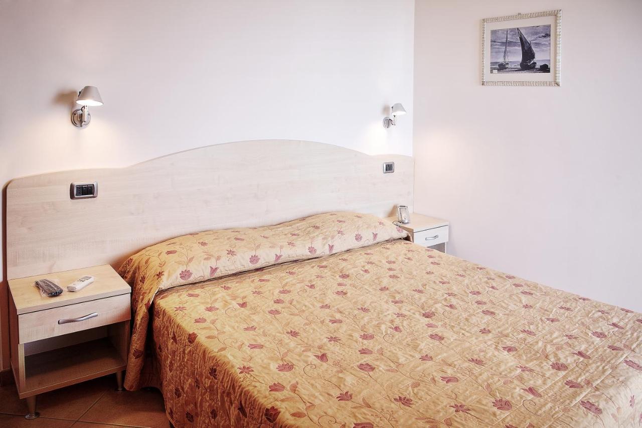 Hotel La Tartaruga Roseto Degli Abruzzi Exterior foto