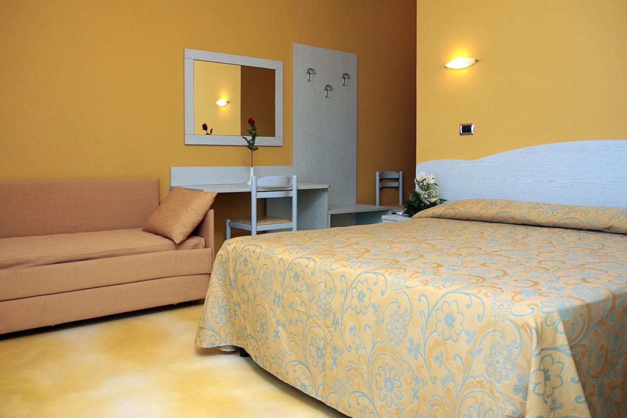 Hotel La Tartaruga Roseto Degli Abruzzi Exterior foto