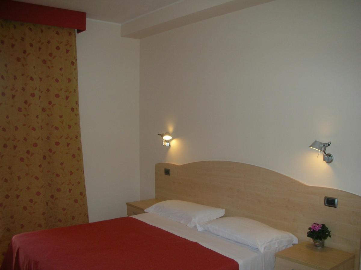 Hotel La Tartaruga Roseto Degli Abruzzi Exterior foto