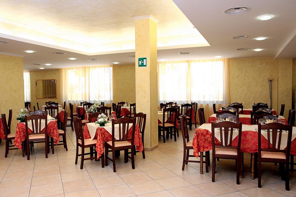 Hotel La Tartaruga Roseto Degli Abruzzi Exterior foto