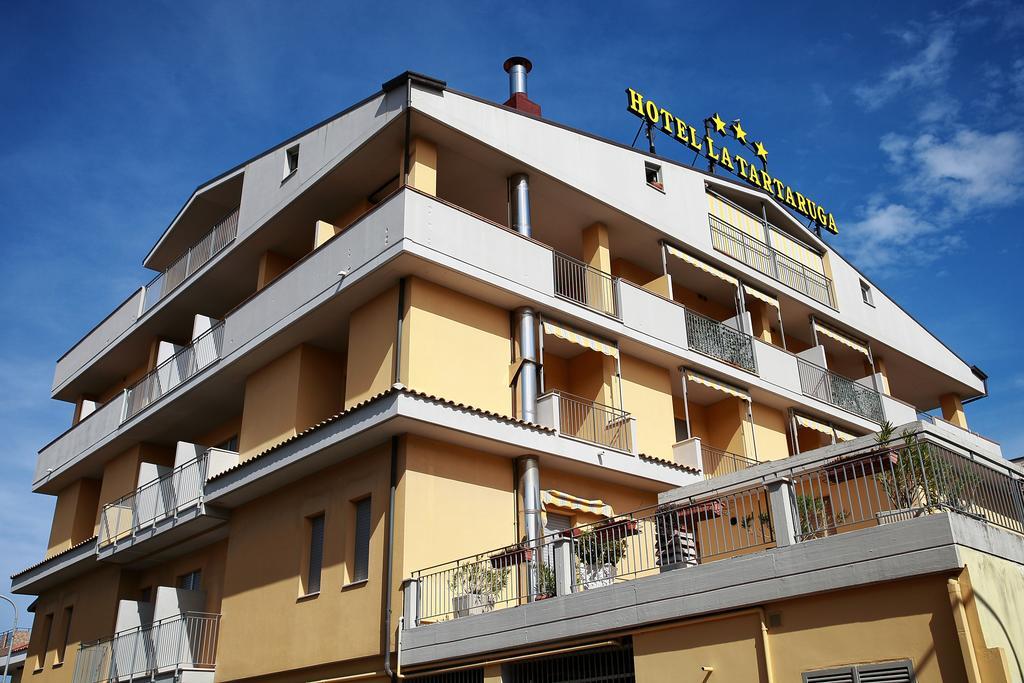 Hotel La Tartaruga Roseto Degli Abruzzi Exterior foto